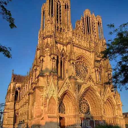 Neuf Au Coeur De - 402