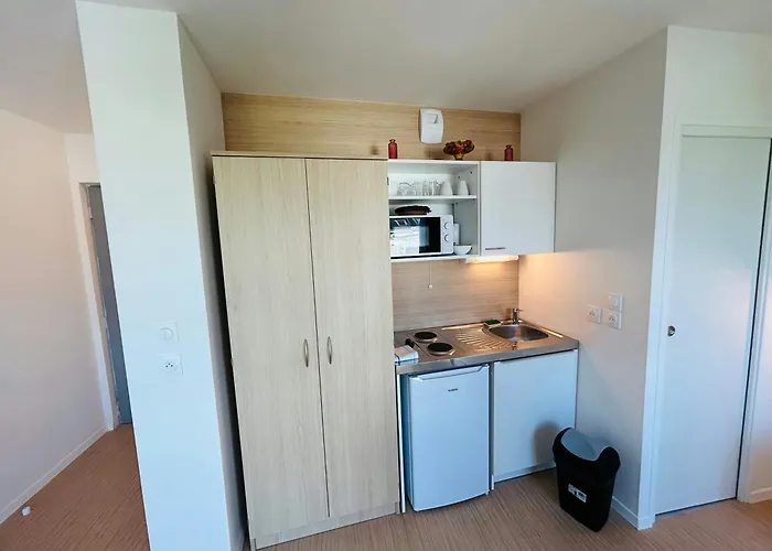 Neuf Au Coeur De - 402